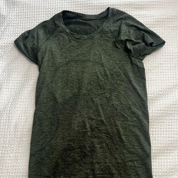 LULULEMON ARMY GREEN SWIFTLY TECH SIZE 6 - Picture 2 of 3